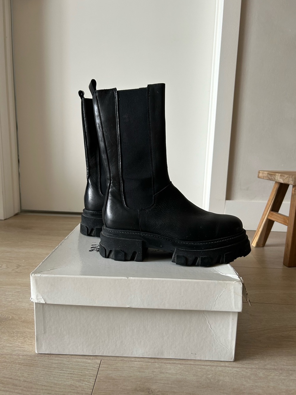L’Intervalle Black Leather Chunky Platform Chelsea Boots - Women